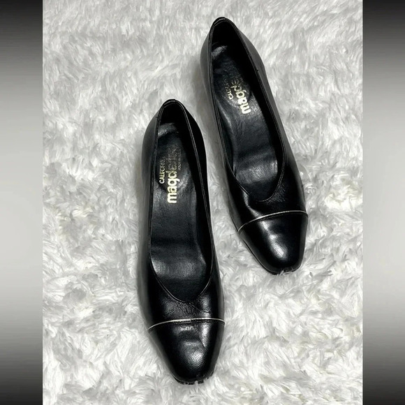 California Magdesians | Vintage, Leather Pumps - Picture 5 of 7